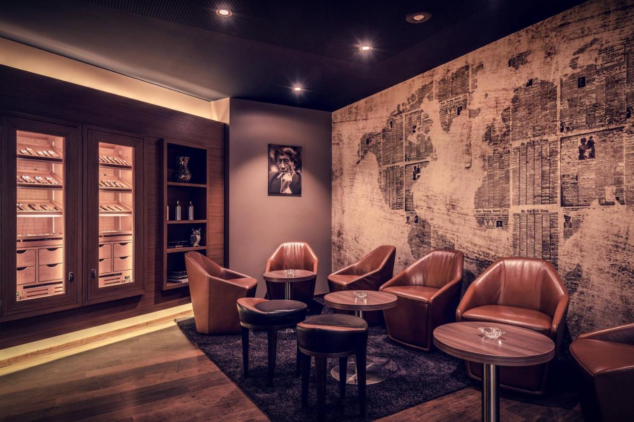 Zurich Marriott Hotel Eksteriør billede The Cigar Lounge