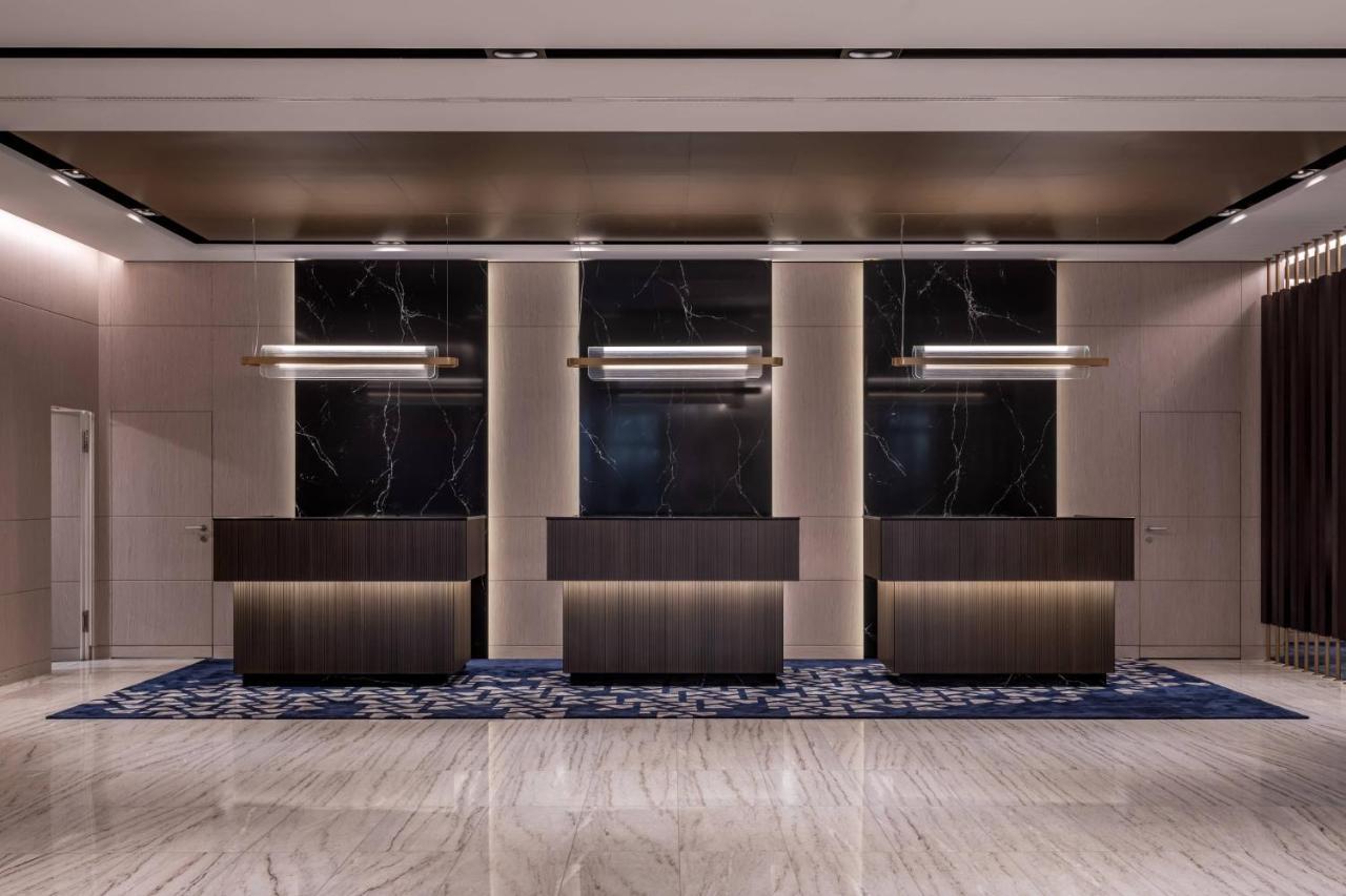 Zurich Marriott Hotel Eksteriør billede The hotel's lobby