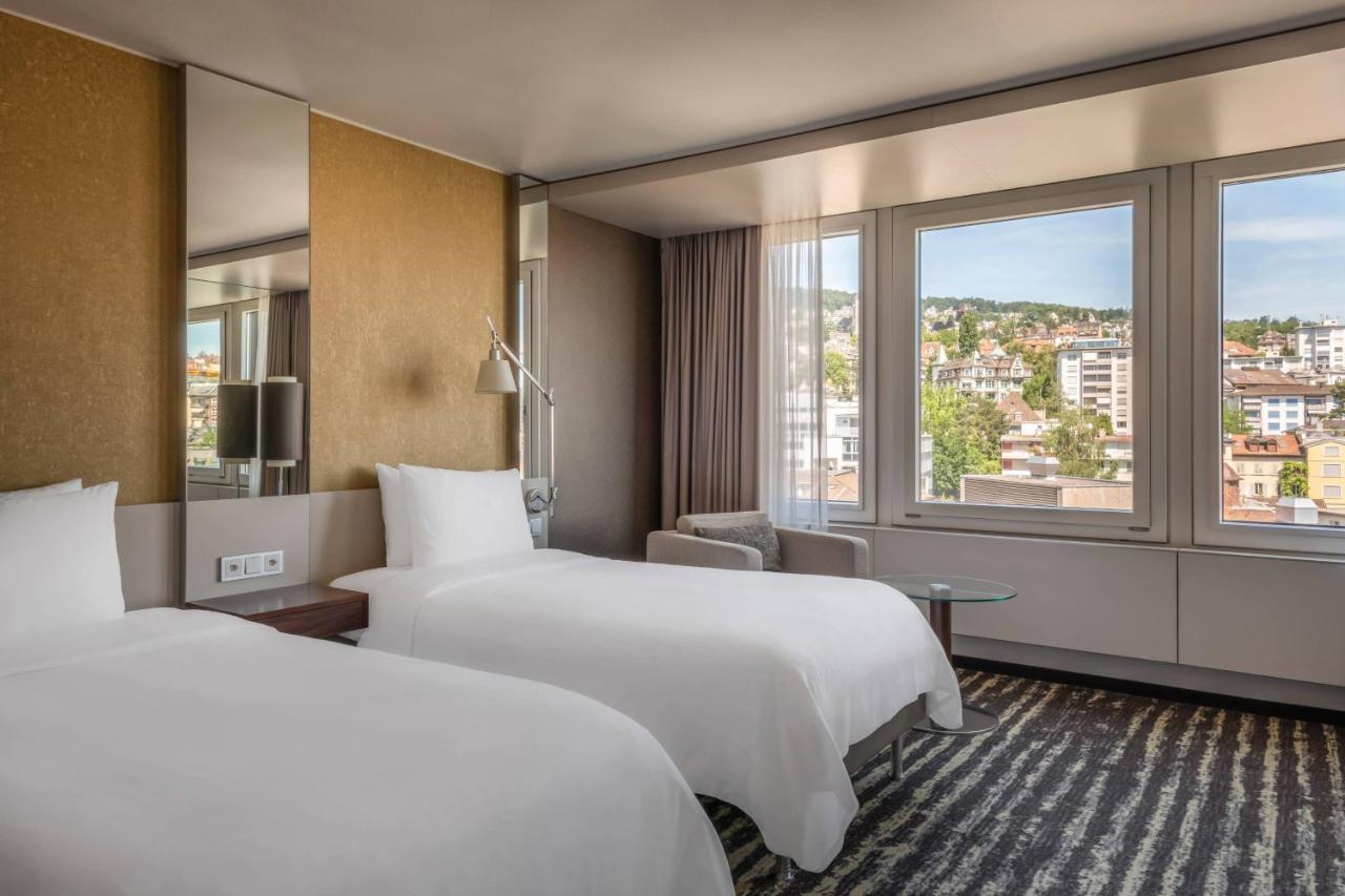 Zurich Marriott Hotel Eksteriør billede Deluxe room