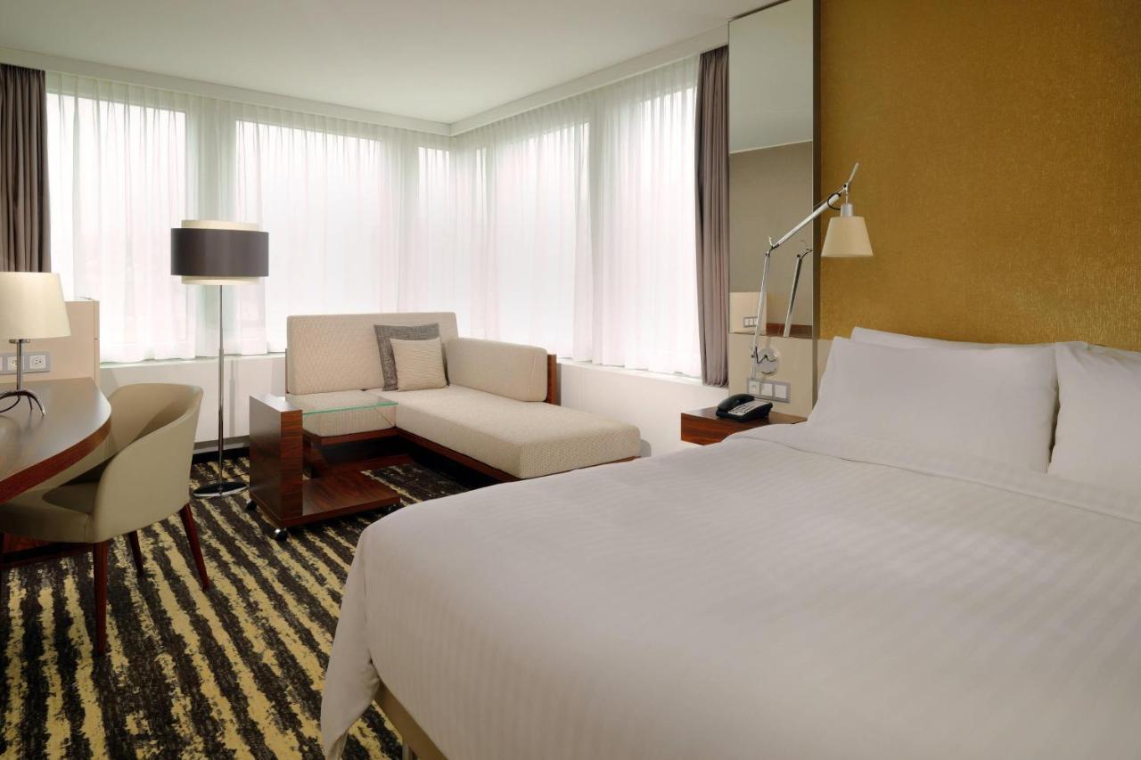 Zurich Marriott Hotel Eksteriør billede A room at the W London
