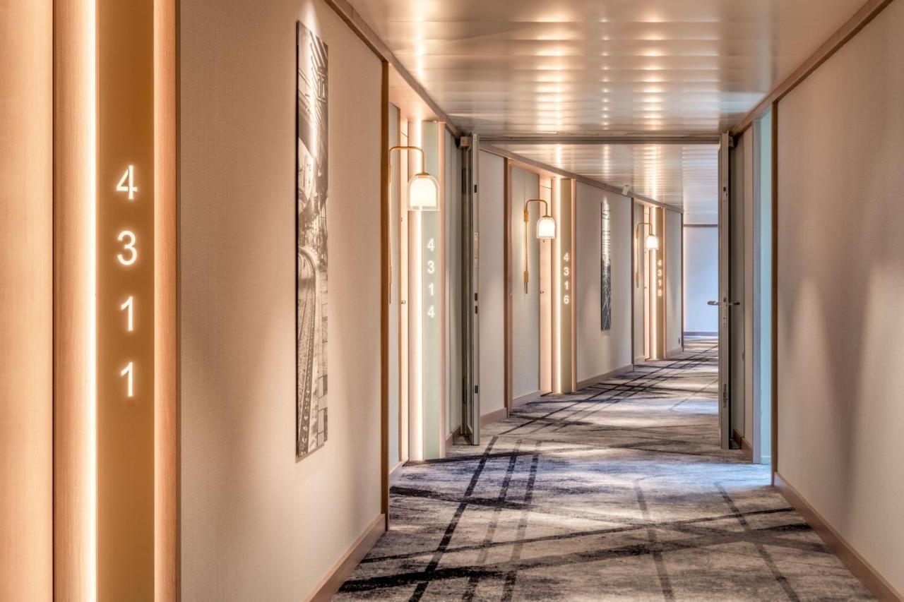 Zurich Marriott Hotel Eksteriør billede A corridor